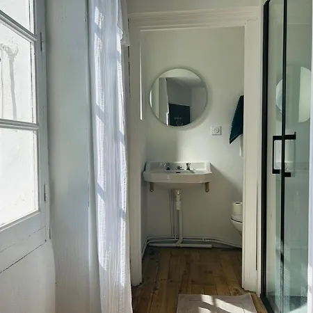 Arty Entierement Renovee 4